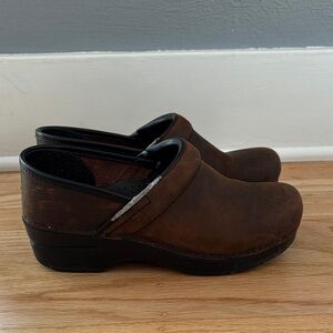 Womens Brown Leather Clogs